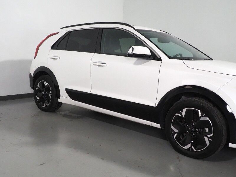 2023 Kia Niro EV Wave *HEADS-UP DISPLAY, NAVIGATION, ADAPTIVE CRUISE, SAFETY ALERTS, BACKUP-CAMERA, COLOR TOUCHSCREEN, MOONROOF, CLIMATE SEATS, HEATED STEERING, HARMAN/KARDON, WIRELESS CHARGING, ANROID & APPLE Round Rock TX