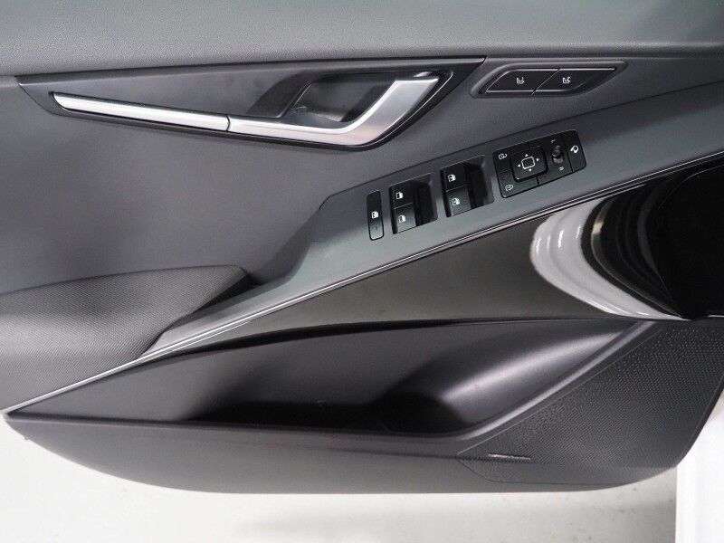 2023 Kia Niro EV Wave *HEADS-UP DISPLAY, NAVIGATION, ADAPTIVE CRUISE, SAFETY ALERTS, BACKUP-CAMERA, COLOR TOUCHSCREEN, MOONROOF, CLIMATE SEATS, HEATED STEERING, HARMAN/KARDON, WIRELESS CHARGING, ANROID & APPLE Round Rock TX