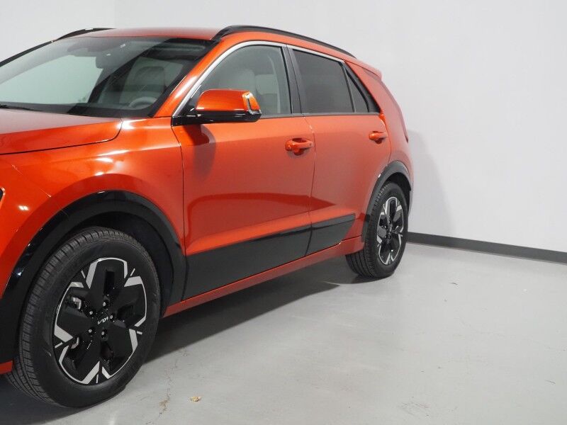 2023 Kia Niro EV Wind *NAVIGATION, ADAPTIVE CRUISE, SAFETY ALERTS, BACKUP-CAMERA, COLOR TOUCHSCREEN, HEATED SEATS, POWER LIFTGATE, KEYLESS ENTRY, WIRELESS CHARGING, ANROID & APPLE Round Rock TX