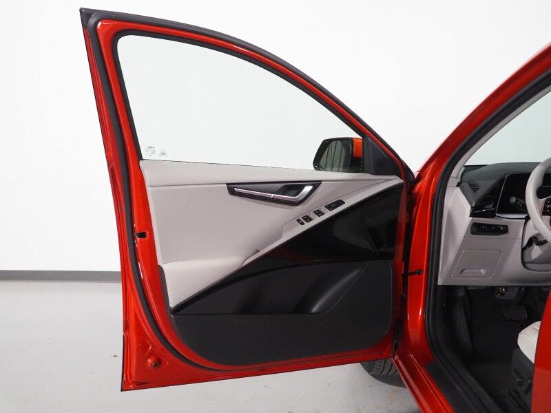 2023 Kia Niro EV Wind *NAVIGATION, ADAPTIVE CRUISE, SAFETY ALERTS, BACKUP-CAMERA, COLOR TOUCHSCREEN, HEATED SEATS, POWER LIFTGATE, KEYLESS ENTRY, WIRELESS CHARGING, ANROID & APPLE Round Rock TX