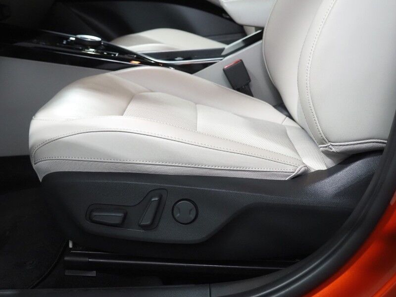 2023 Kia Niro EV Wind *NAVIGATION, ADAPTIVE CRUISE, SAFETY ALERTS, BACKUP-CAMERA, COLOR TOUCHSCREEN, HEATED SEATS, POWER LIFTGATE, KEYLESS ENTRY, WIRELESS CHARGING, ANROID & APPLE Round Rock TX