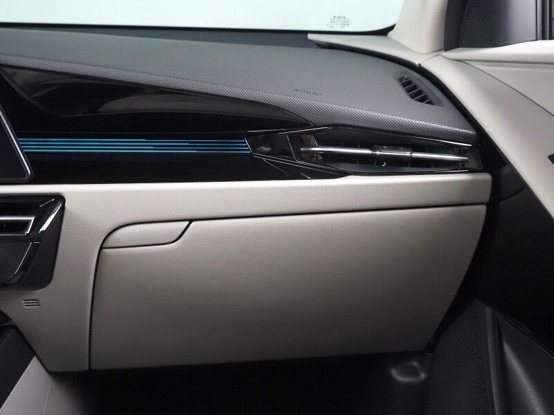 2023 Kia Niro EV Wind *NAVIGATION, ADAPTIVE CRUISE, SAFETY ALERTS, BACKUP-CAMERA, COLOR TOUCHSCREEN, HEATED SEATS, POWER LIFTGATE, KEYLESS ENTRY, WIRELESS CHARGING, ANROID & APPLE Round Rock TX