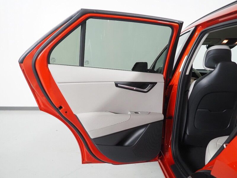 2023 Kia Niro EV Wind *NAVIGATION, ADAPTIVE CRUISE, SAFETY ALERTS, BACKUP-CAMERA, COLOR TOUCHSCREEN, HEATED SEATS, POWER LIFTGATE, KEYLESS ENTRY, WIRELESS CHARGING, ANROID & APPLE Round Rock TX