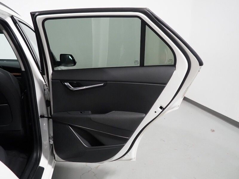 2023 Kia Niro EV Wind *NAVIGATION, ADAPTIVE CRUISE, SAFETY ALERTS, BACKUP-CAMERA, COLOR TOUCHSCREEN, HEATED SEATS, POWER LIFTGATE, KEYLESS ENTRY, WIRELESS CHARGING, ANROID & APPLE Round Rock TX