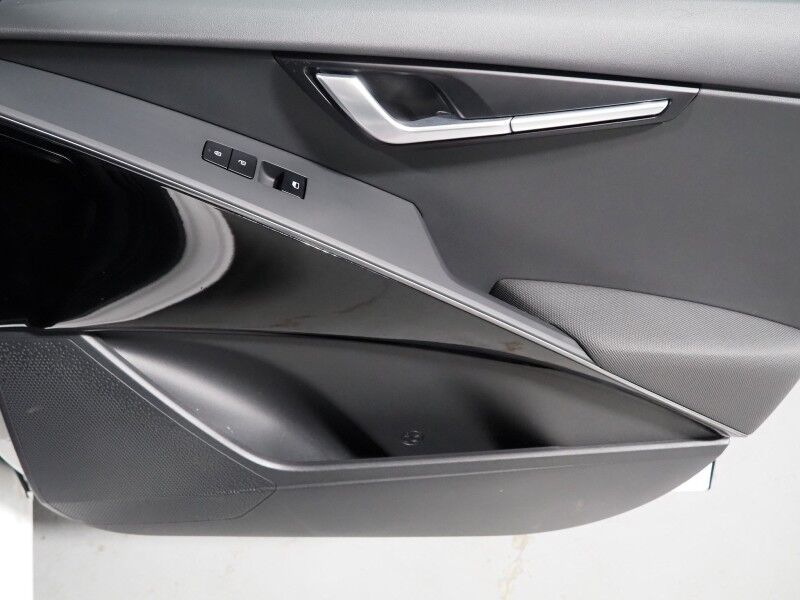 2023 Kia Niro EV Wind *NAVIGATION, ADAPTIVE CRUISE, SAFETY ALERTS, BACKUP-CAMERA, COLOR TOUCHSCREEN, HEATED SEATS, POWER LIFTGATE, KEYLESS ENTRY, WIRELESS CHARGING, ANROID & APPLE Round Rock TX