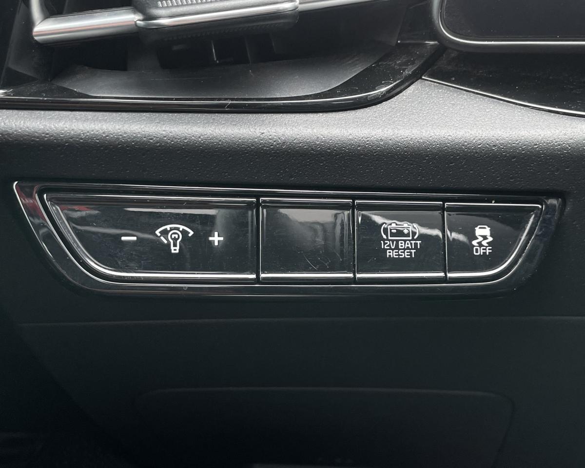 2023 Kia Niro EX Touring Wagon 4D Port Orchard WA