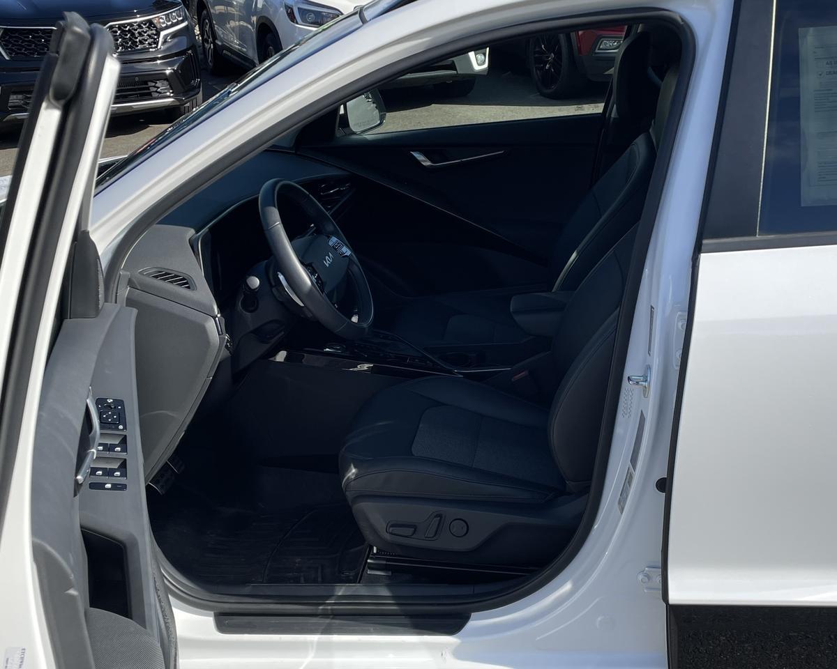 2023 Kia Niro EX Touring Wagon 4D Port Orchard WA