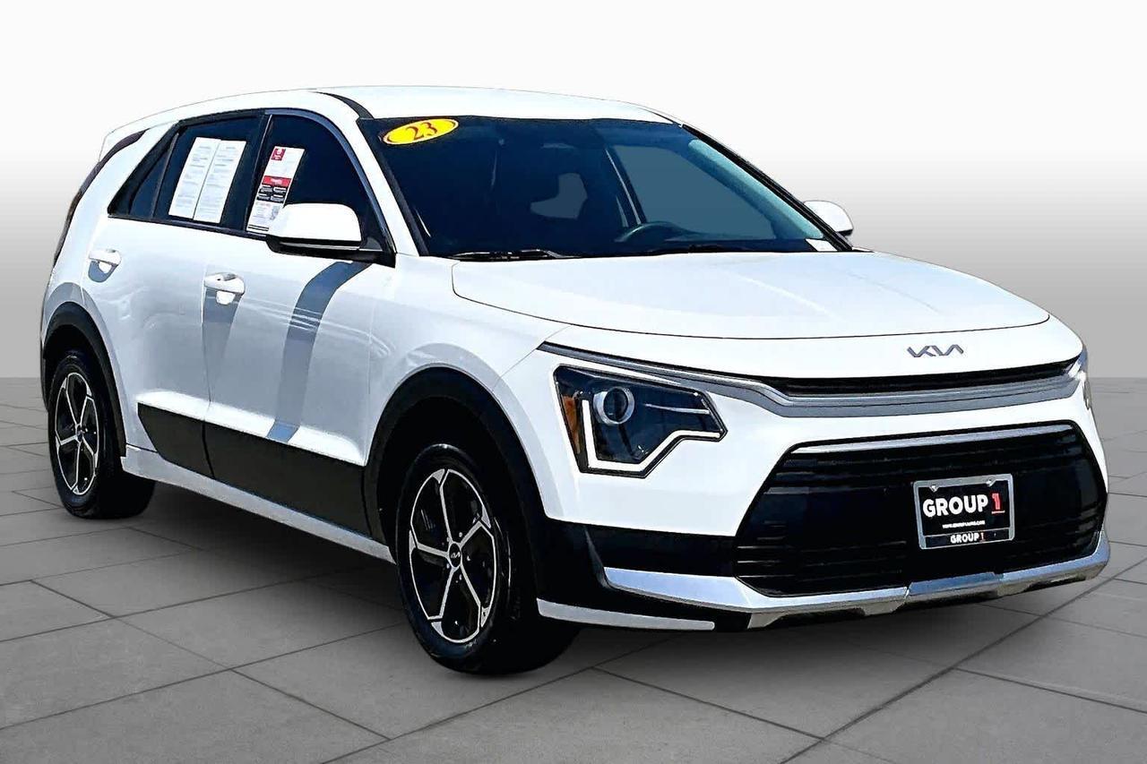 2023 Kia Niro LX