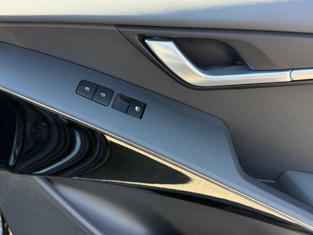 2023 Kia Niro Plug-In Hybrid SX Touring Irving TX