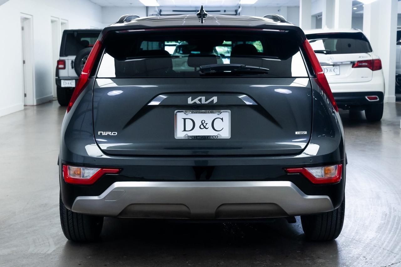 2023 Kia Niro SX 1 Owner Vented Seats Moonroof Portland OR