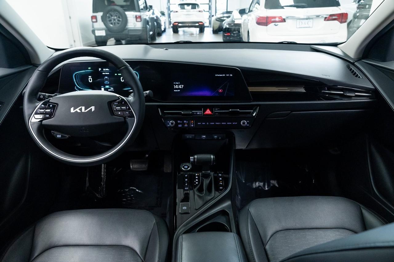 2023 Kia Niro SX 1 Owner Vented Seats Moonroof Portland OR