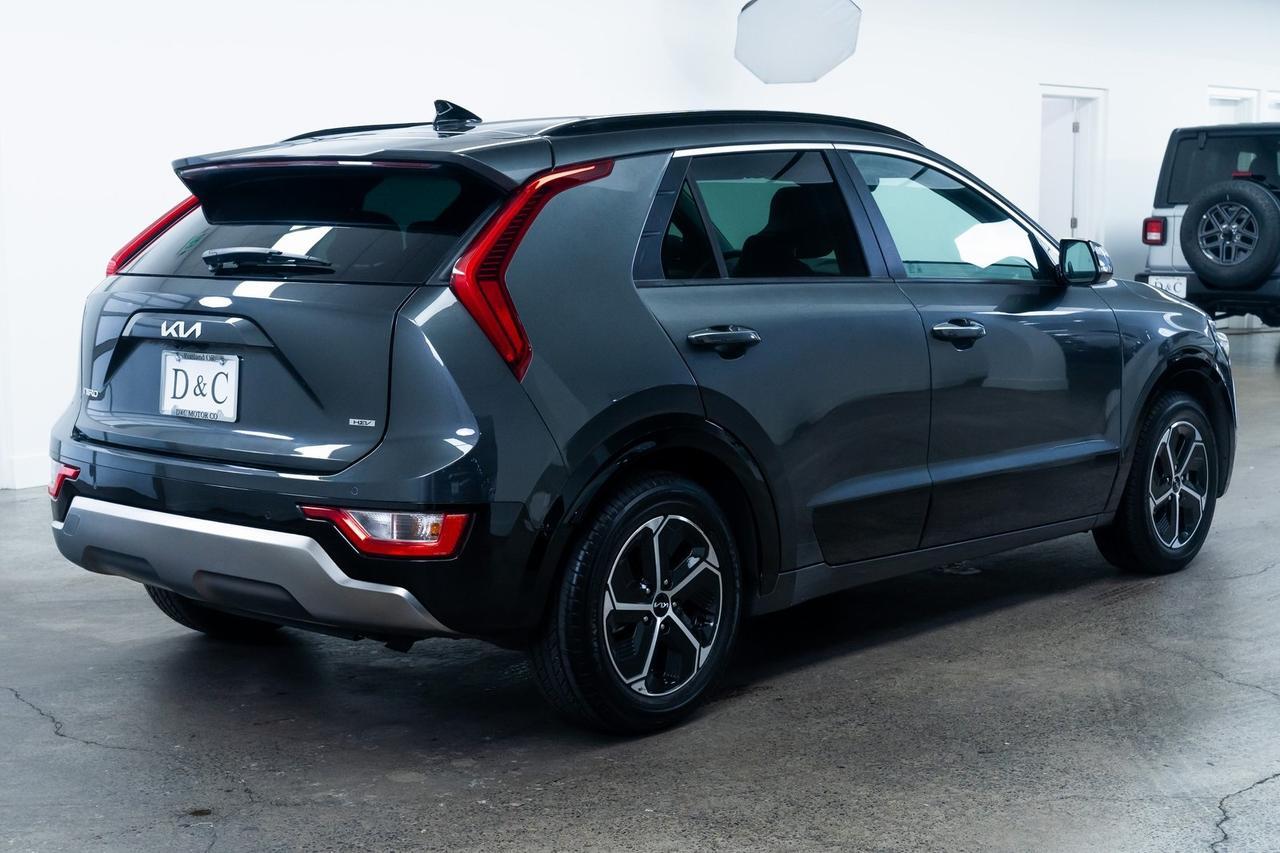 2023 Kia Niro SX 1 Owner Vented Seats Moonroof Portland OR