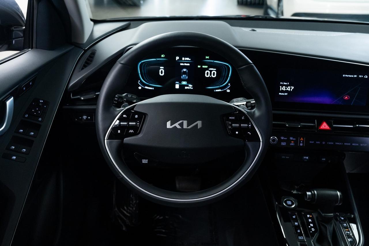2023 Kia Niro SX 1 Owner Vented Seats Moonroof Portland OR
