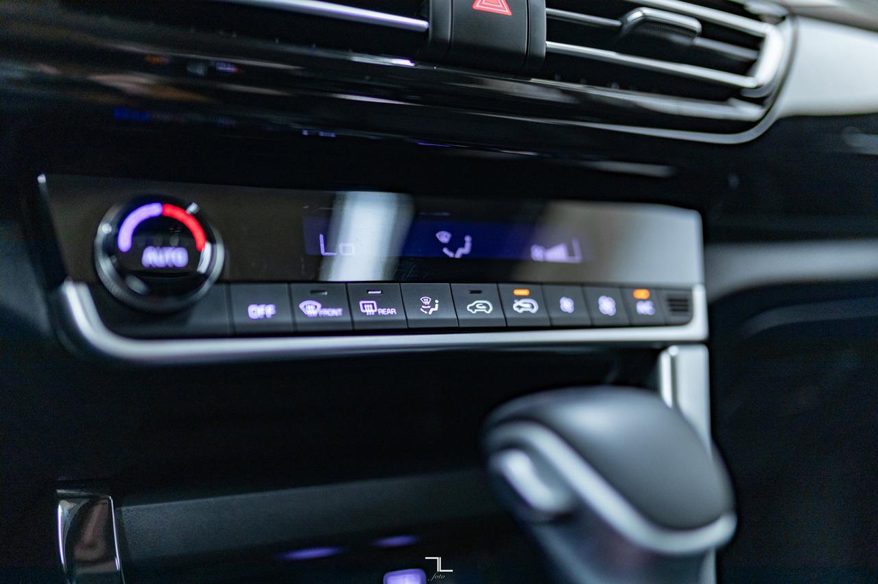 2023 Kia Seltos AWD EX Leather Roof BCam Red Deer AB