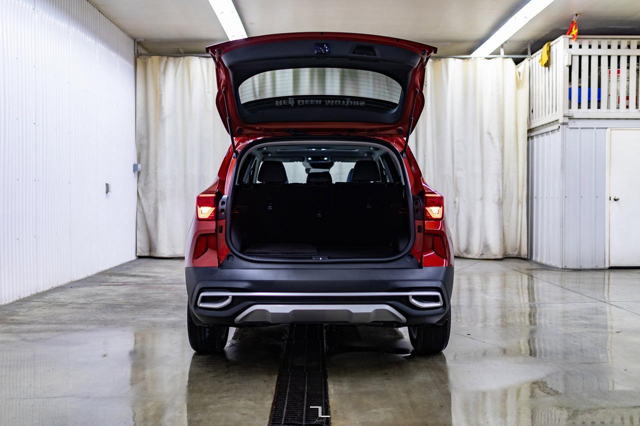 2023 Kia Seltos AWD EX Leather Roof BCam Red Deer AB