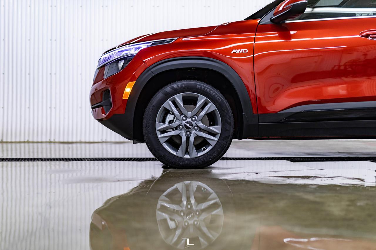 2023 Kia Seltos AWD EX Leather Roof BCam Red Deer AB