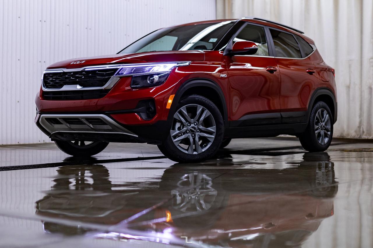 2023 Kia Seltos AWD EX Leather Roof BCam Red Deer AB