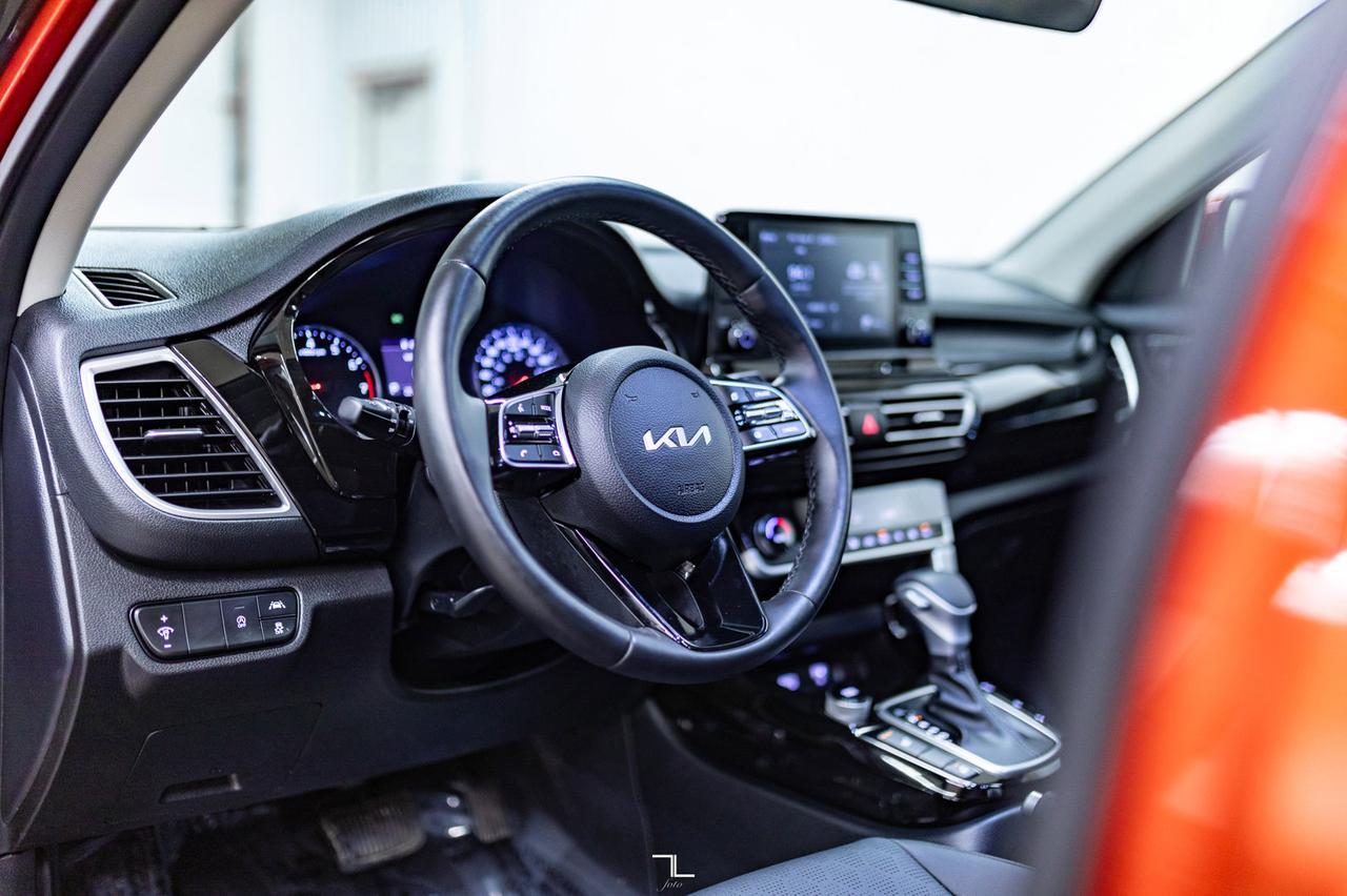 2023 Kia Seltos AWD EX Leather Roof BCam Red Deer AB