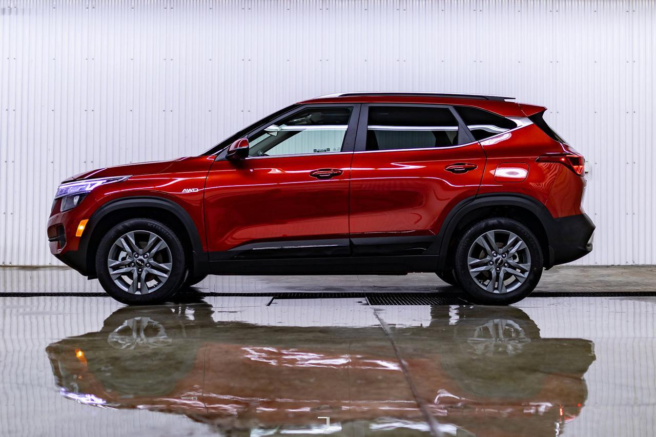 2023 Kia Seltos AWD EX Leather Roof BCam Red Deer AB