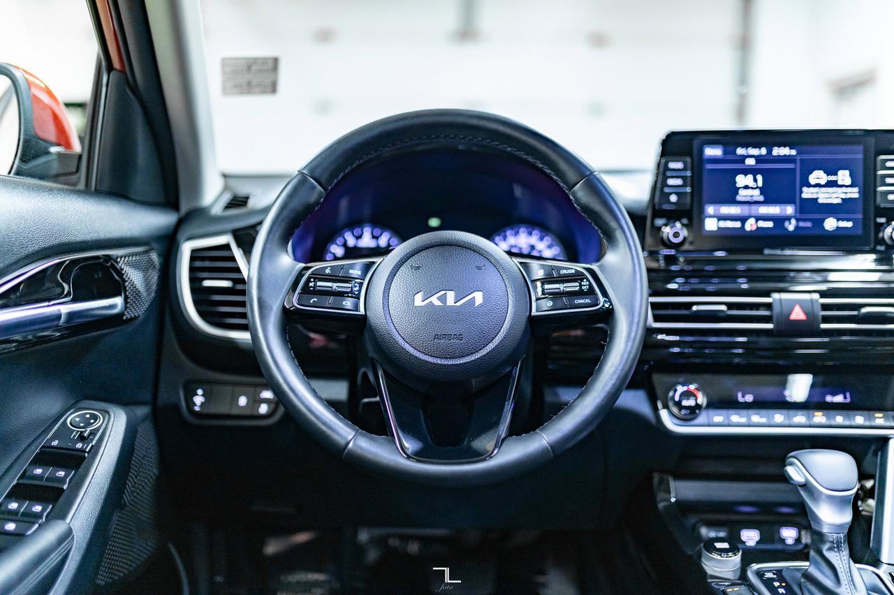 2023 Kia Seltos AWD EX Leather Roof BCam Red Deer AB