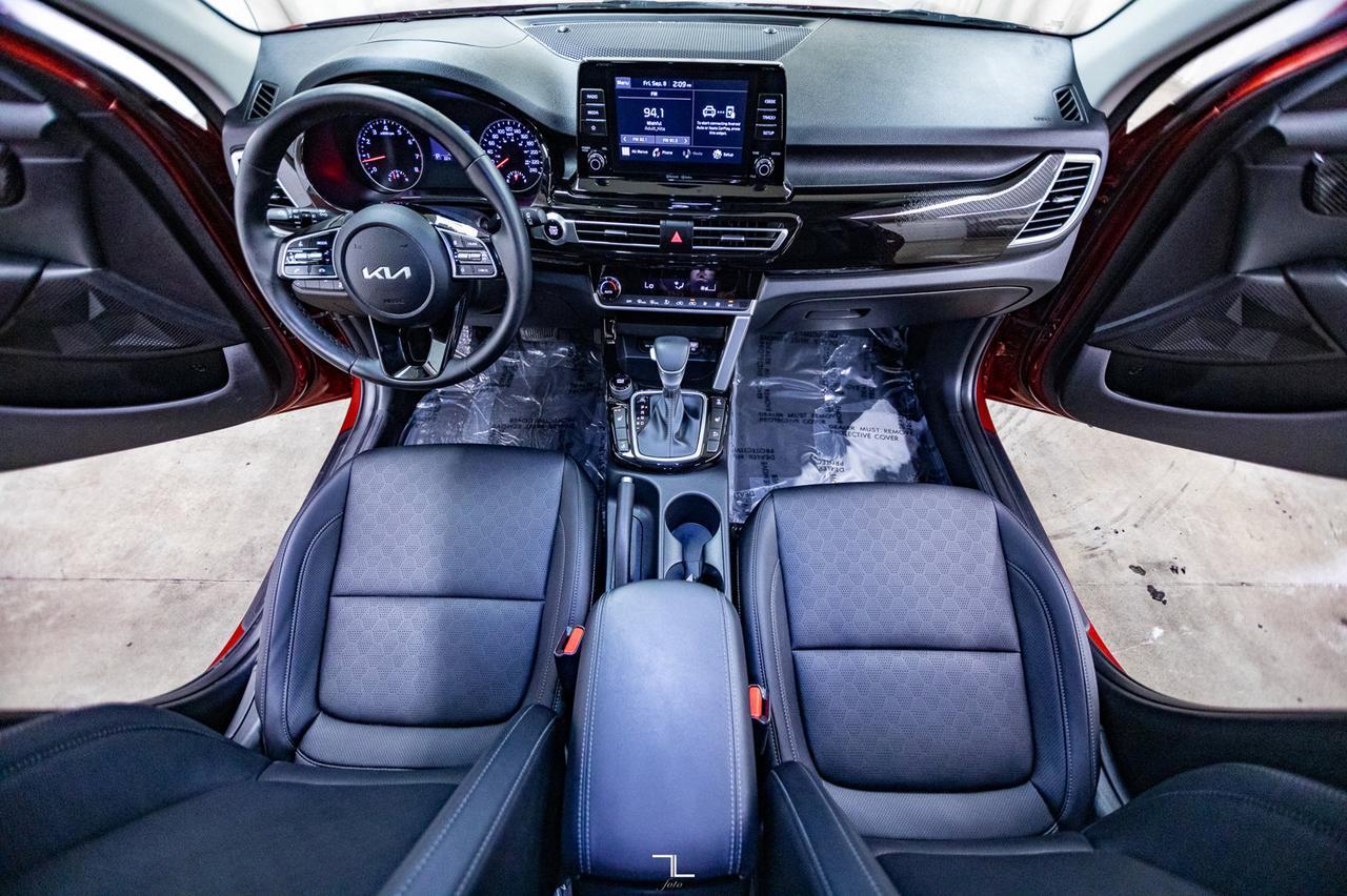 2023 Kia Seltos AWD EX Leather Roof BCam Red Deer AB