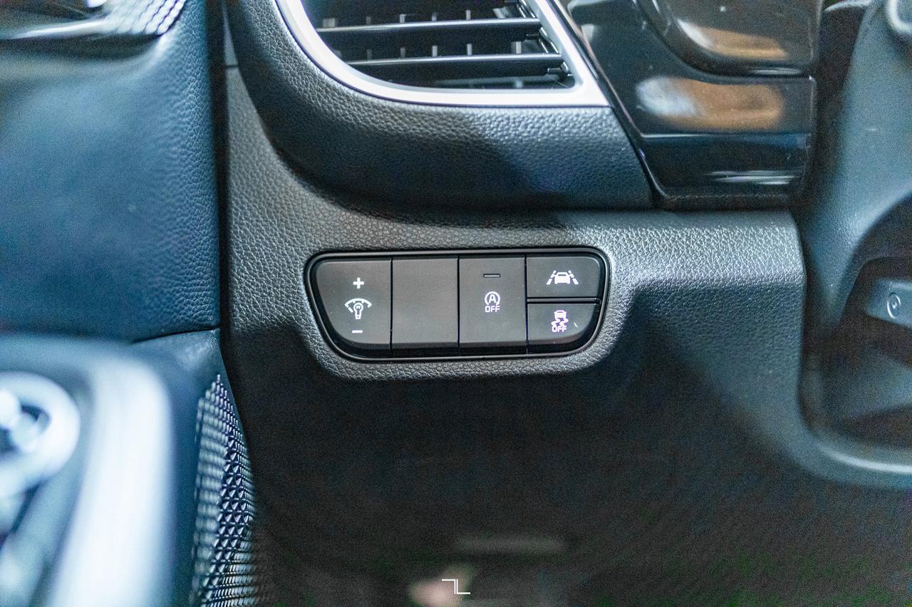 2023 Kia Seltos AWD EX Leather Roof BCam Red Deer AB