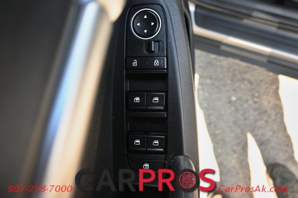 2023 Kia Seltos LX - AWD - Premium Cloth Seats - Power Locks, Windows & Mirrors - Lane Assist & Forward Collision Alert - Apple Carplay & Android Auto - USB Input - Back Up Camera - Cruise Control - 31 MPG - 1-Owner Anchorage AK