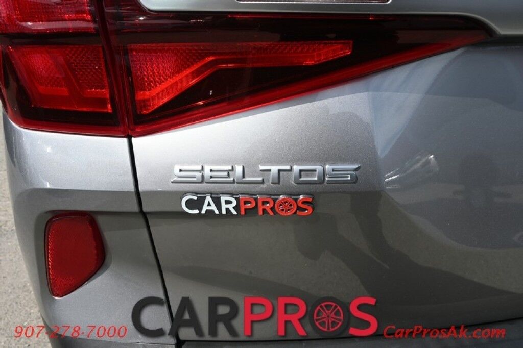 2023 Kia Seltos LX - AWD - Premium Cloth Seats - Power Locks, Windows & Mirrors - Lane Assist & Forward Collision Alert - Apple Carplay & Android Auto - USB Input - Back Up Camera - Cruise Control - 31 MPG - 1-Owner Anchorage AK