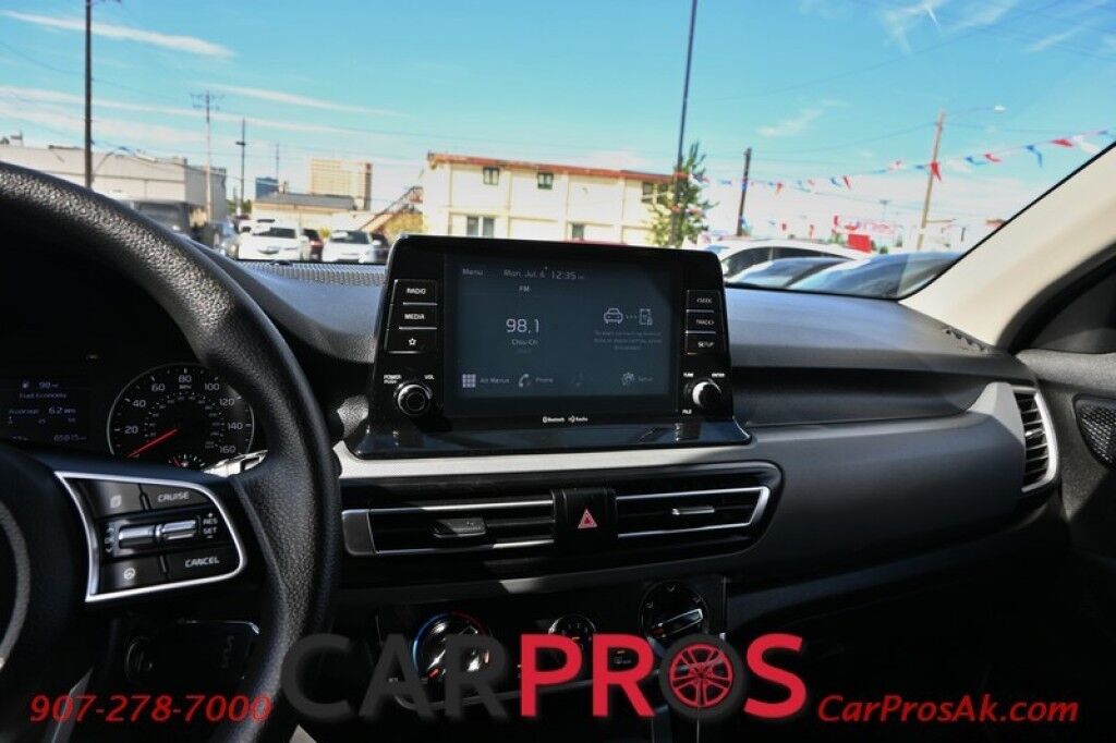 2023 Kia Seltos LX - AWD - Premium Cloth Seats - Power Locks, Windows & Mirrors - Lane Assist & Forward Collision Alert - Apple Carplay & Android Auto - USB Input - Back Up Camera - Cruise Control - 31 MPG - 1-Owner Anchorage AK