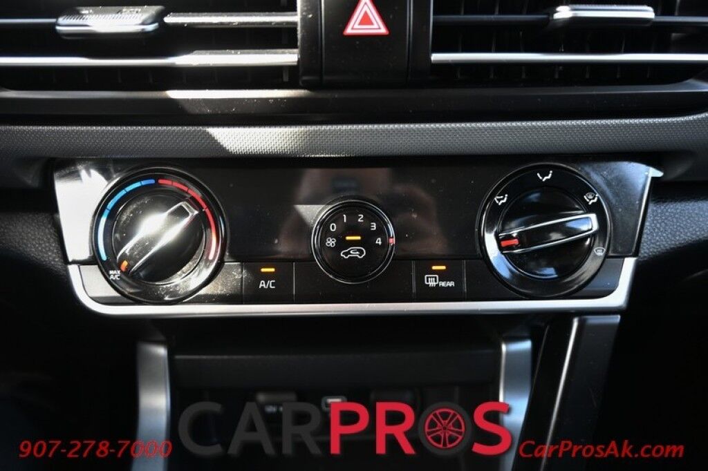 2023 Kia Seltos LX - AWD - Premium Cloth Seats - Power Locks, Windows & Mirrors - Lane Assist & Forward Collision Alert - Apple Carplay & Android Auto - USB Input - Back Up Camera - Cruise Control - 31 MPG - 1-Owner Anchorage AK