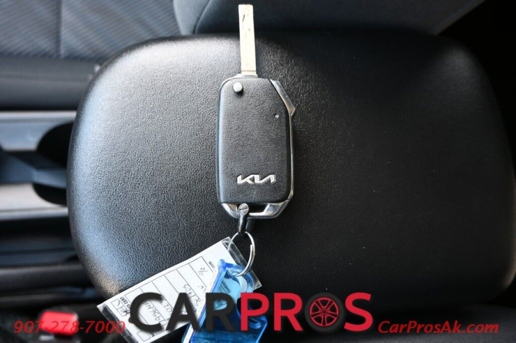 2023 Kia Seltos LX - AWD - Premium Cloth Seats - Power Locks, Windows & Mirrors - Lane Assist & Forward Collision Alert - Apple Carplay & Android Auto - USB Input - Back Up Camera - Cruise Control - 31 MPG - 1-Owner Anchorage AK