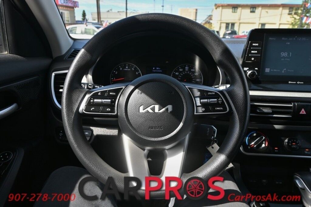 2023 Kia Seltos LX - AWD - Premium Cloth Seats - Power Locks, Windows & Mirrors - Lane Assist & Forward Collision Alert - Apple Carplay & Android Auto - USB Input - Back Up Camera - Cruise Control - 31 MPG - 1-Owner Anchorage AK
