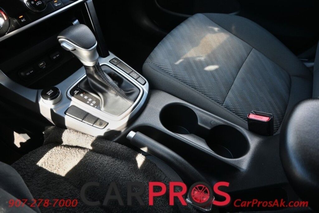 2023 Kia Seltos LX - AWD - Premium Cloth Seats - Power Locks, Windows & Mirrors - Lane Assist & Forward Collision Alert - Apple Carplay & Android Auto - USB Input - Back Up Camera - Cruise Control - 31 MPG - 1-Owner Anchorage AK