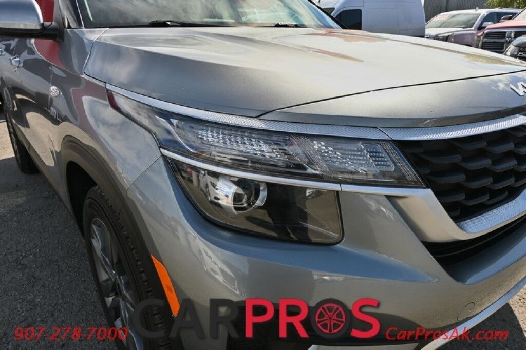 2023 Kia Seltos LX - AWD - Premium Cloth Seats - Power Locks, Windows & Mirrors - Lane Assist & Forward Collision Alert - Apple Carplay & Android Auto - USB Input - Back Up Camera - Cruise Control - 31 MPG - 1-Owner Anchorage AK