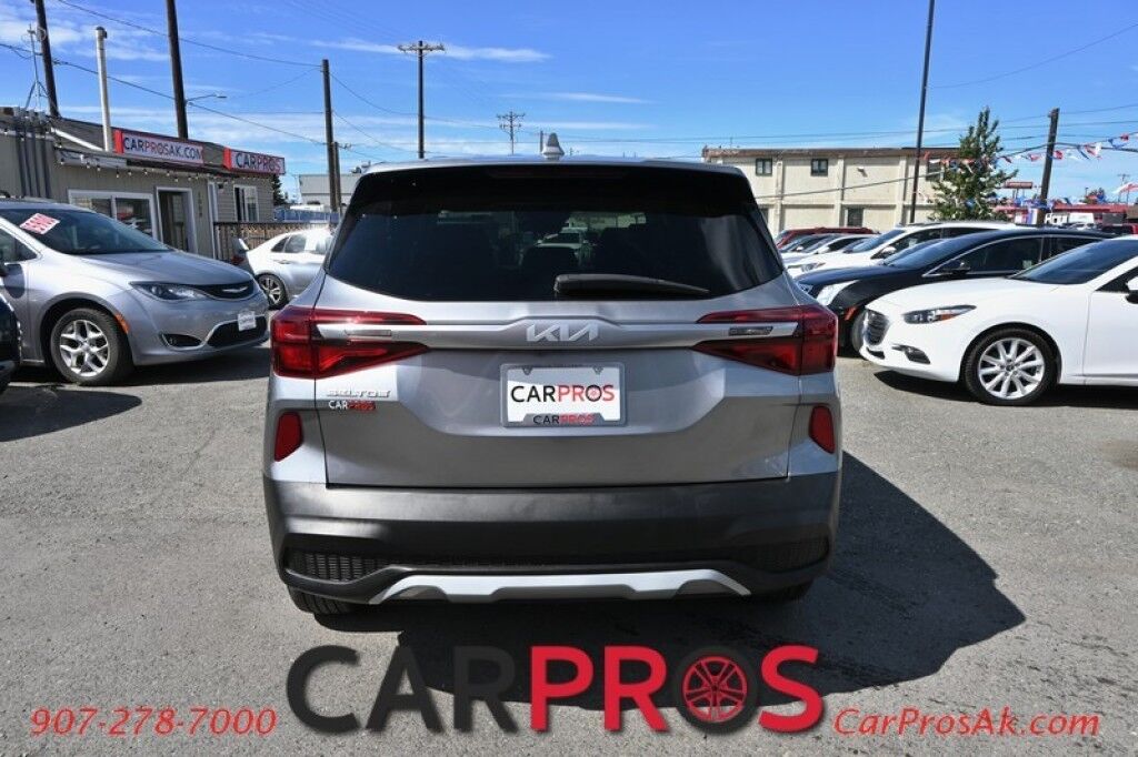 2023 Kia Seltos LX - AWD - Premium Cloth Seats - Power Locks, Windows & Mirrors - Lane Assist & Forward Collision Alert - Apple Carplay & Android Auto - USB Input - Back Up Camera - Cruise Control - 31 MPG - 1-Owner Anchorage AK