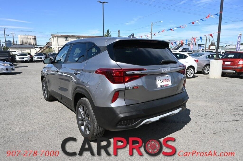 2023 Kia Seltos LX - AWD - Premium Cloth Seats - Power Locks, Windows & Mirrors - Lane Assist & Forward Collision Alert - Apple Carplay & Android Auto - USB Input - Back Up Camera - Cruise Control - 31 MPG - 1-Owner Anchorage AK