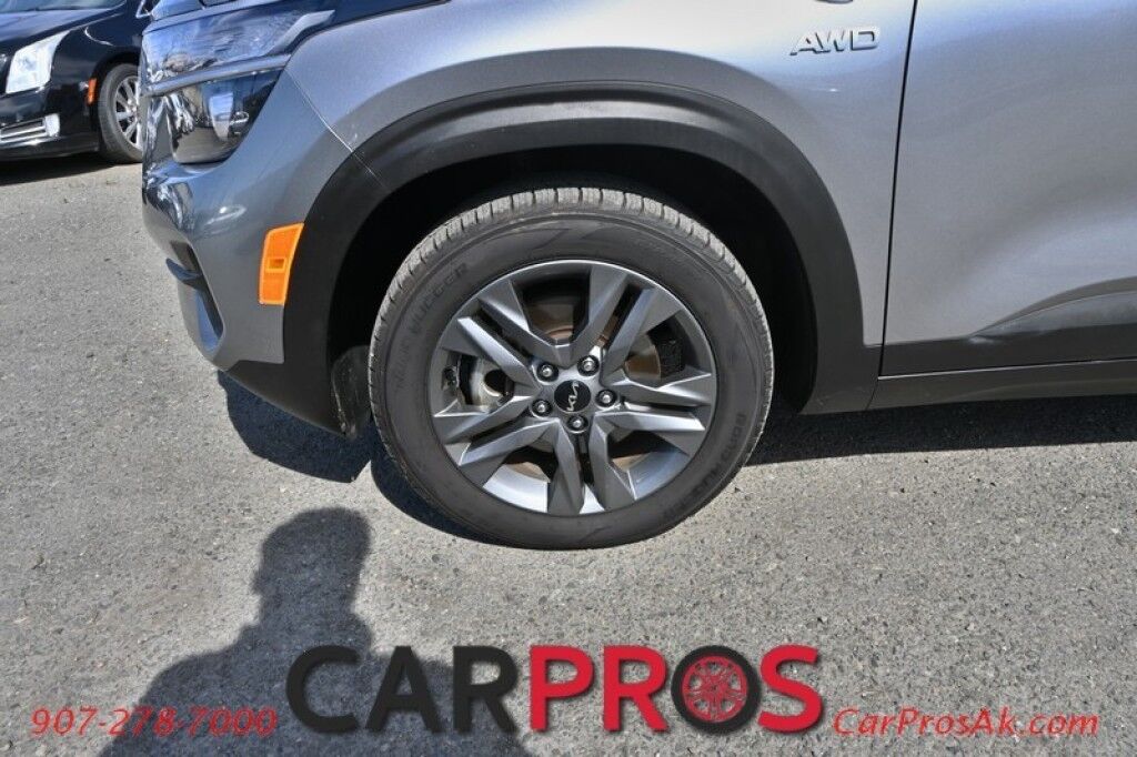 2023 Kia Seltos LX - AWD - Premium Cloth Seats - Power Locks, Windows & Mirrors - Lane Assist & Forward Collision Alert - Apple Carplay & Android Auto - USB Input - Back Up Camera - Cruise Control - 31 MPG - 1-Owner Anchorage AK