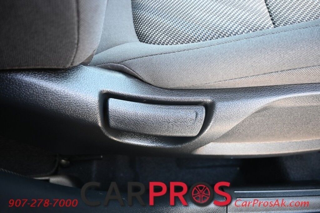 2023 Kia Seltos LX - AWD - Premium Cloth Seats - Power Locks, Windows & Mirrors - Lane Assist & Forward Collision Alert - Apple Carplay & Android Auto - USB Input - Back Up Camera - Cruise Control - 31 MPG - 1-Owner Anchorage AK