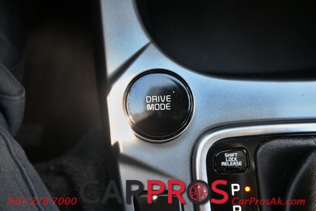 2023 Kia Seltos LX - AWD - Premium Cloth Seats - Power Locks, Windows & Mirrors - Lane Assist & Forward Collision Alert - Apple Carplay & Android Auto - USB Input - Back Up Camera - Cruise Control - 31 MPG - 1-Owner Anchorage AK