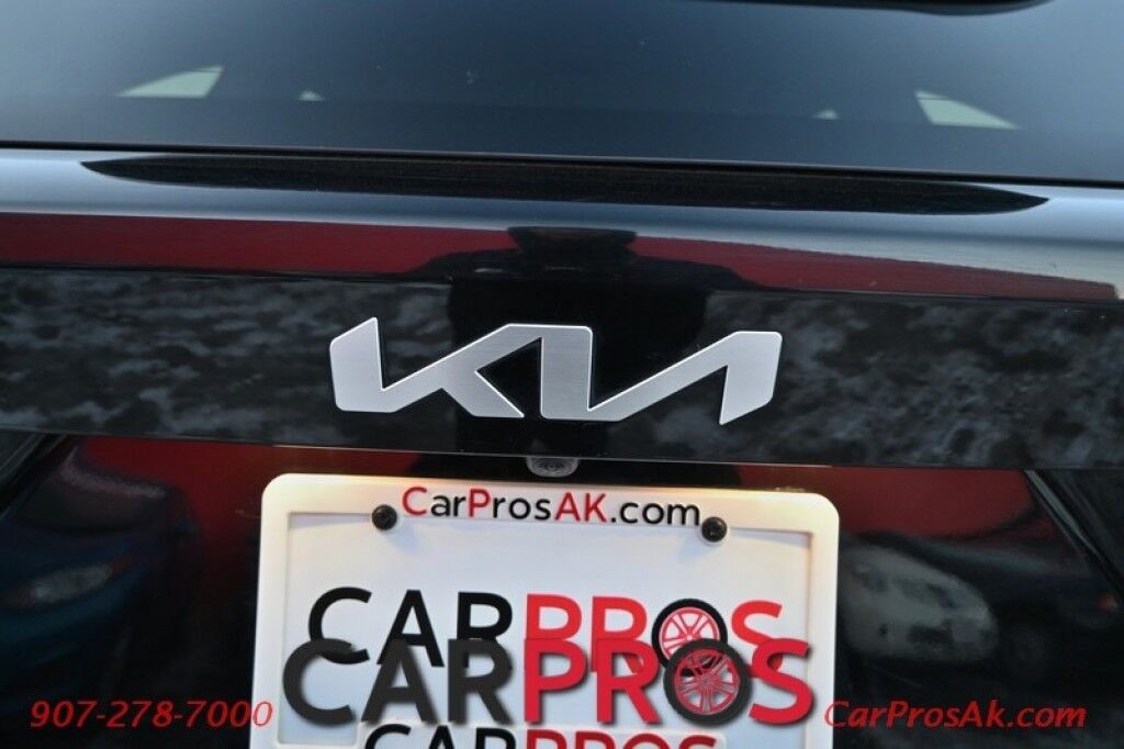 2023 Kia Sorento Hybrid EX - Power Heated Leather Seats - Push To Start - Navigation - Bluetooth - 3rd Row - Seats 6 - Remote Start - Backup Camera - Blind Spot Alert - Keyless Entry & Push to Start - Rear Parking Sensors Anchorage AK