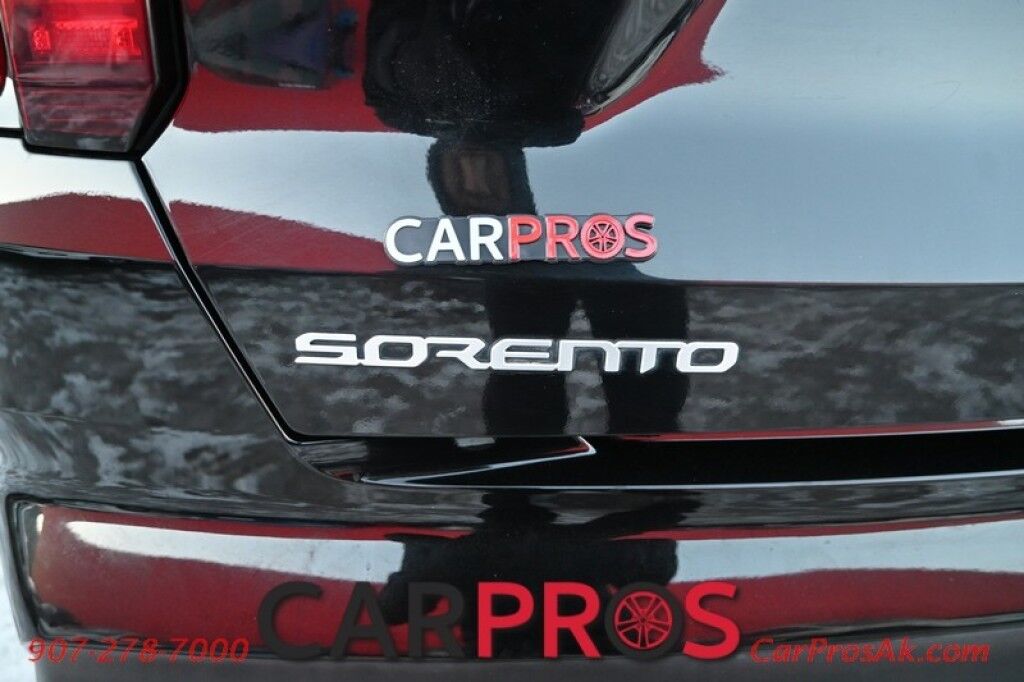 2023 Kia Sorento Hybrid EX - Power Heated Leather Seats - Push To Start - Navigation - Bluetooth - 3rd Row - Seats 6 - Remote Start - Backup Camera - Blind Spot Alert - Keyless Entry & Push to Start - Rear Parking Sensors Anchorage AK