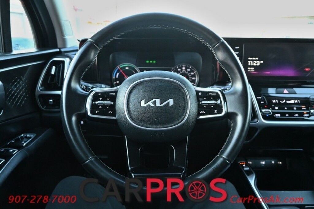 2023 Kia Sorento Hybrid EX - Power Heated Leather Seats - Push To Start - Navigation - Bluetooth - 3rd Row - Seats 6 - Remote Start - Backup Camera - Blind Spot Alert - Keyless Entry & Push to Start - Rear Parking Sensors Anchorage AK