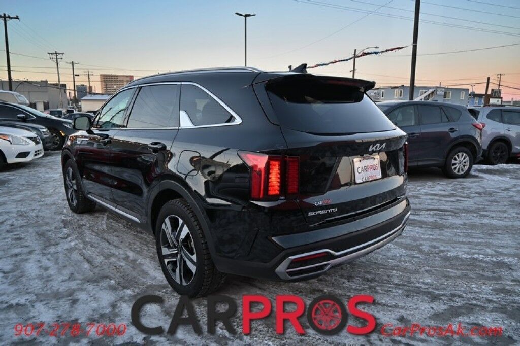 2023 Kia Sorento Hybrid EX - Power Heated Leather Seats - Push To Start - Navigation - Bluetooth - 3rd Row - Seats 6 - Remote Start - Backup Camera - Blind Spot Alert - Keyless Entry & Push to Start - Rear Parking Sensors Anchorage AK