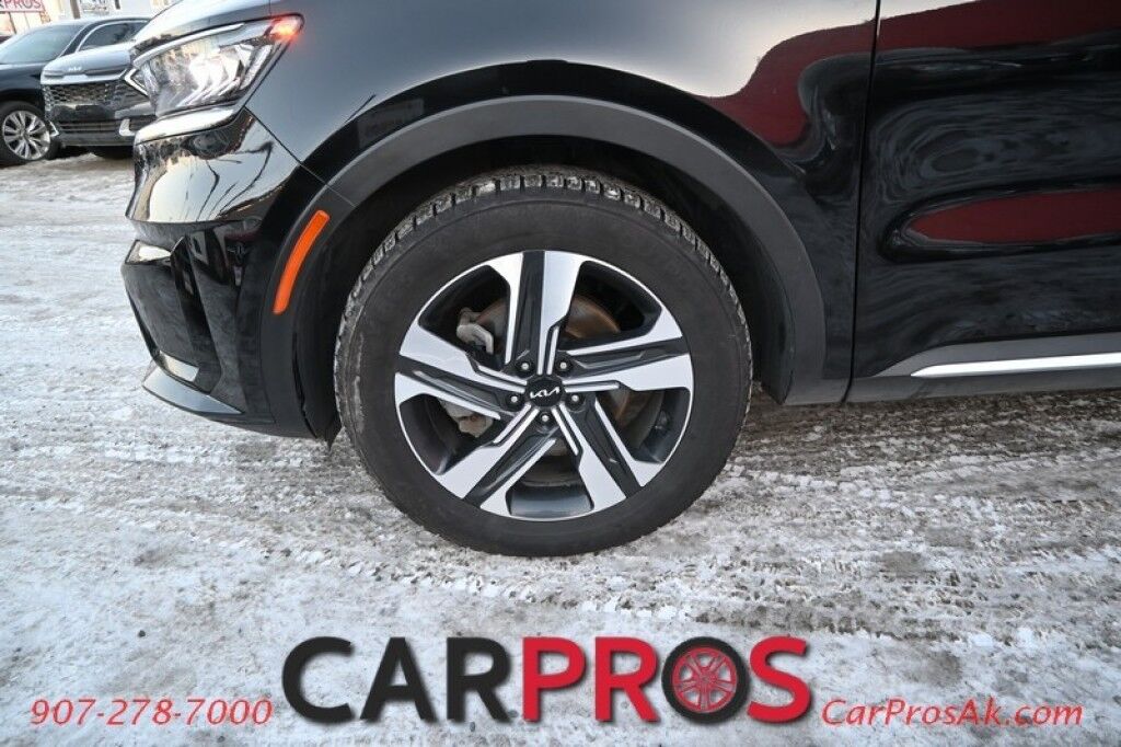 2023 Kia Sorento Hybrid EX - Power Heated Leather Seats - Push To Start - Navigation - Bluetooth - 3rd Row - Seats 6 - Remote Start - Backup Camera - Blind Spot Alert - Keyless Entry & Push to Start - Rear Parking Sensors Anchorage AK