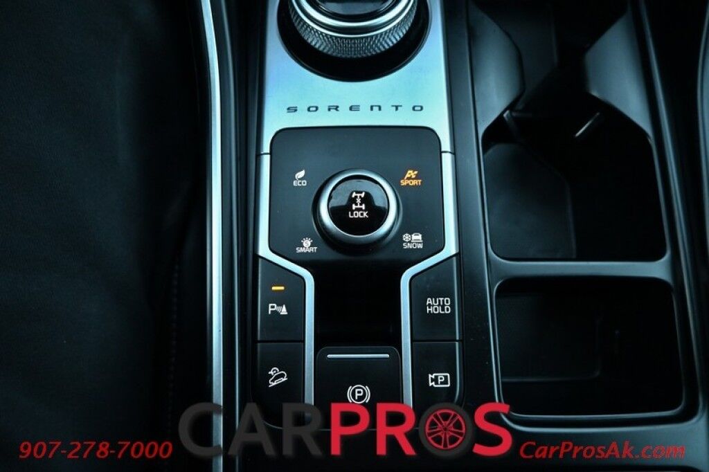 2023 Kia Sorento Hybrid EX - Power & Heated Leather Seats - Push To Start - Navigation - Bluetooth - 3rd Row - Seats 6 - Remote Start - Backup Camera - Blind Spot Alert - Keyless Entry & Push to Start - 1 Owner Anchorage AK