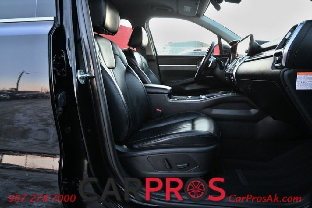 2023 Kia Sorento Hybrid EX - Power & Heated Leather Seats - Push To Start - Navigation - Bluetooth - 3rd Row - Seats 6 - Remote Start - Backup Camera - Blind Spot Alert - Keyless Entry & Push to Start - 1 Owner Anchorage AK