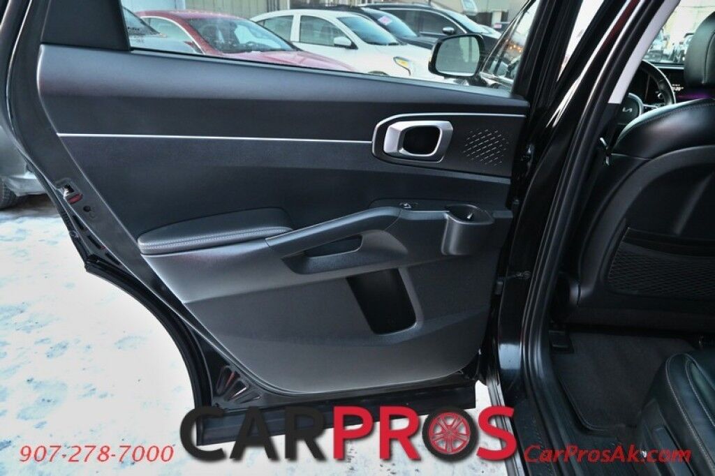 2023 Kia Sorento Hybrid EX - Power & Heated Leather Seats - Push To Start - Navigation - Bluetooth - 3rd Row - Seats 6 - Remote Start - Backup Camera - Blind Spot Alert - Keyless Entry & Push to Start - 1 Owner Anchorage AK