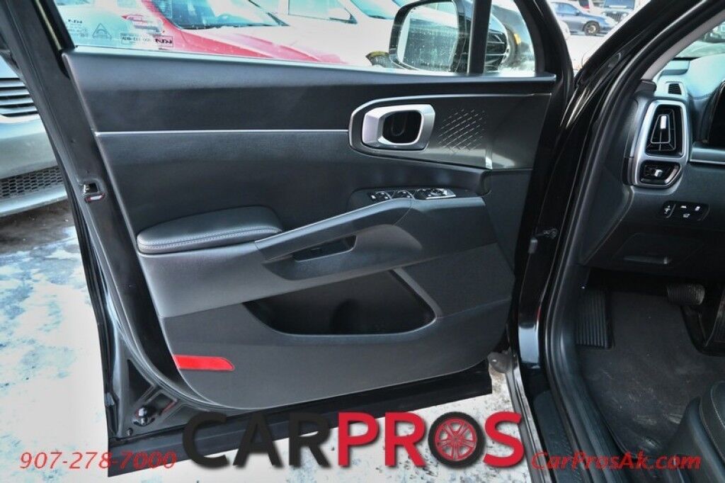 2023 Kia Sorento Hybrid EX - Power & Heated Leather Seats - Push To Start - Navigation - Bluetooth - 3rd Row - Seats 6 - Remote Start - Backup Camera - Blind Spot Alert - Keyless Entry & Push to Start - 1 Owner Anchorage AK