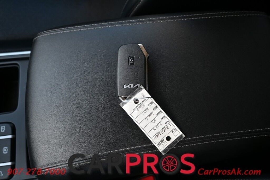 2023 Kia Sorento Hybrid EX - Power & Heated Leather Seats - Push To Start - Navigation - Bluetooth - 3rd Row - Seats 6 - Remote Start - Backup Camera - Blind Spot Alert - Keyless Entry & Push to Start - Rear Parking Sensors Anchorage AK