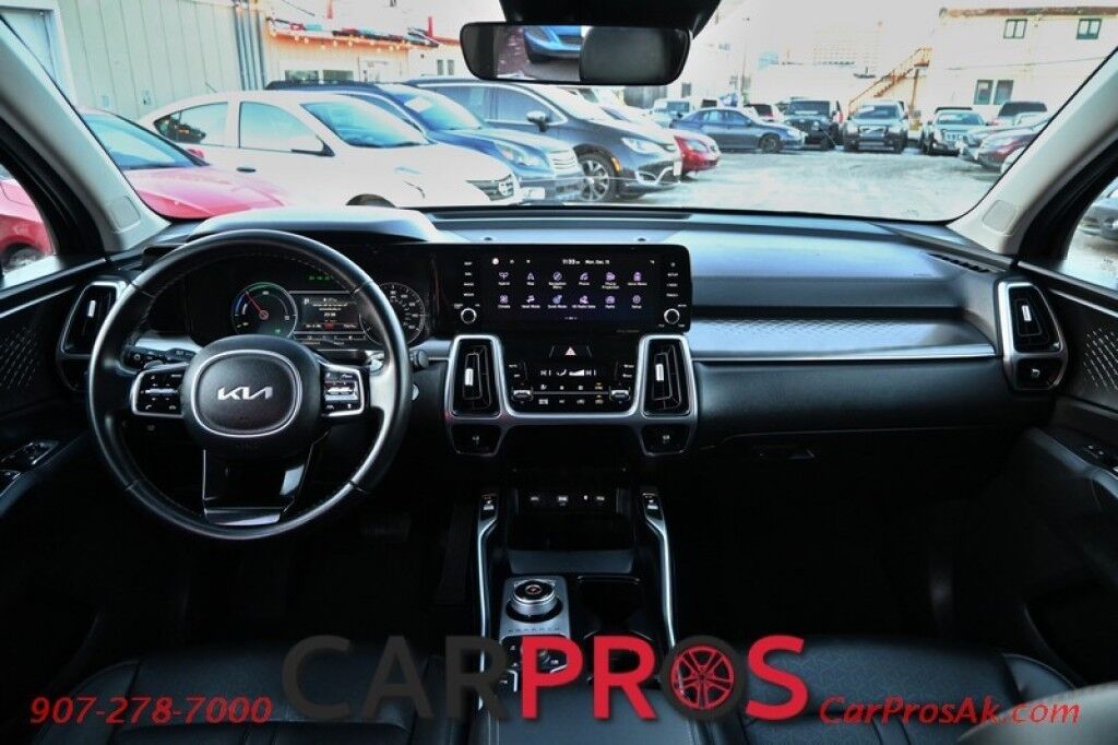2023 Kia Sorento Hybrid EX - Power & Heated Leather Seats - Push To Start - Navigation - Bluetooth - 3rd Row - Seats 6 - Remote Start - Backup Camera - Blind Spot Alert - Keyless Entry & Push to Start - Rear Parking Sensors Anchorage AK